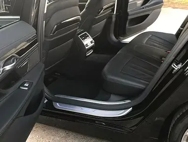 BMW 740i Sedan