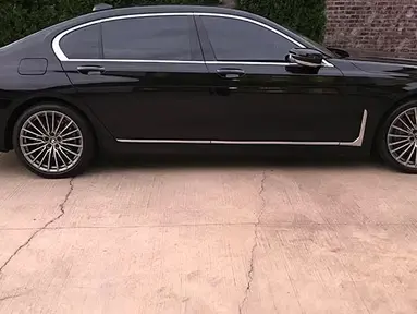 BMW 740i Sedan